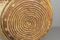Klickitat%20artist%2C%20%3Cb%3E%3Ci%3E%20Gathering%20Basket%3C%2Fi%3E%3C%2Fb%3E%2C%20ca.%201880%2C%20cedar%20root%2C%20beargrass%2C%20and%20leather%2C%20Bequest%20of%20Miss%20Ella%20de%20Hart%2C%20no%20known%20copyright%20restrictions%2C%2052.143